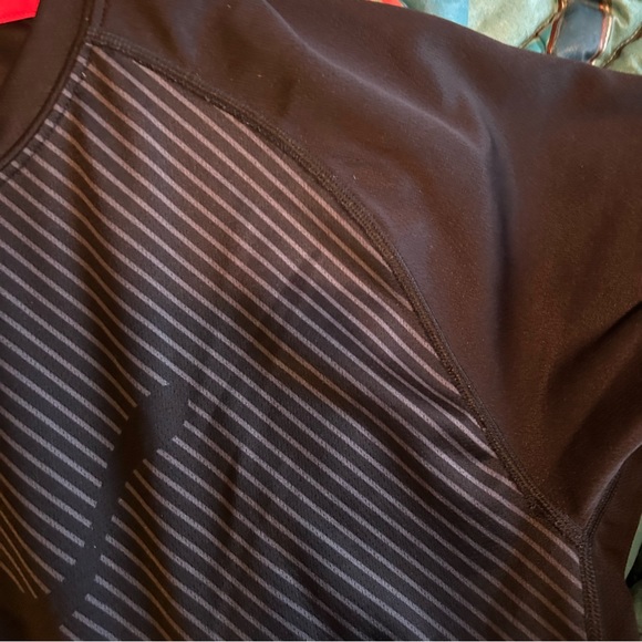 Puma Dry Cell T Shirt with great large logo across the front - Size LARGE - Picture 5 of 9